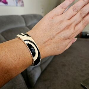 Beautiful black n white bangle